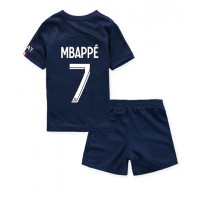 Fotbalové Dres Paris Saint-Germain Kylian Mbappe #7 Dětské Domácí 2022-23 Krátký Rukáv (+ trenýrky)